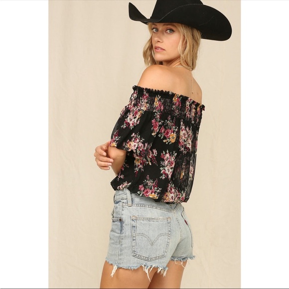 KYEMI FLORAL OFF SHOULDER TOP ❤️NEW COLLECTION IN STORES❤️ - Picture 2 of 4